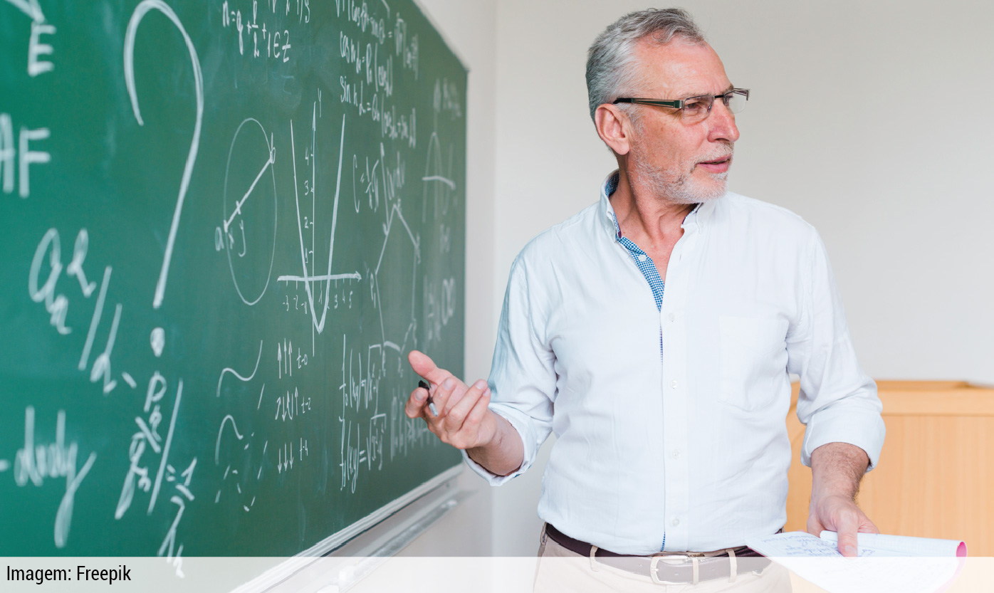 Professores de matemática veem propósito na carreira e apontam lacunas na formação