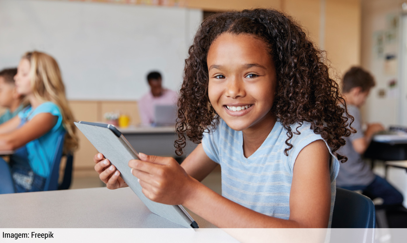 Quase metade dos estudantes usa chatbots de IA em atividades escolares