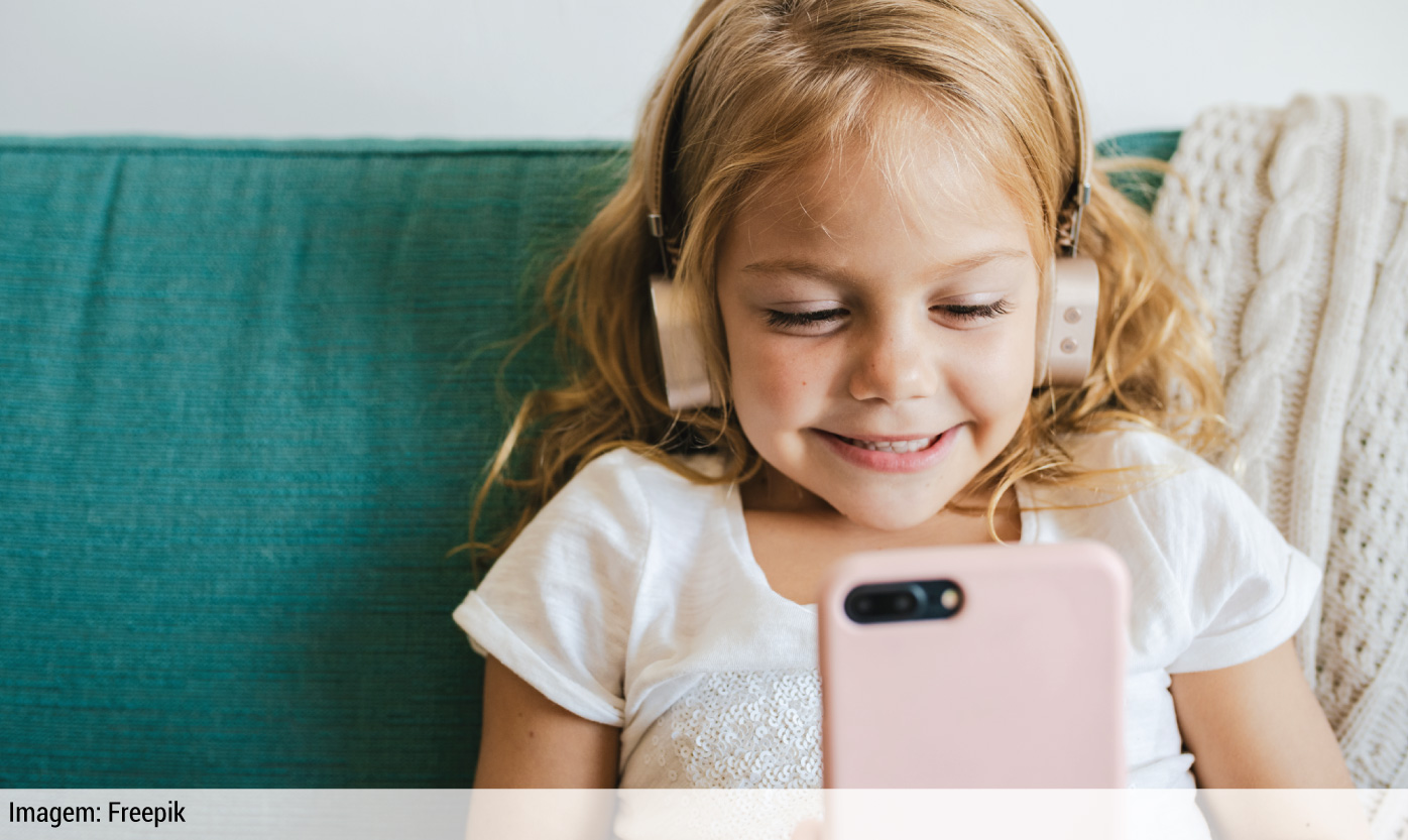 Pesquisa mostra que 82% são contra crianças de até 3 anos com celular
